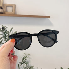 Load image into Gallery viewer, UVLAIK Small Round Sunglasses Women 2020 Brand Designer Vintage Sun Glasses Ladies Shades Eyewear
